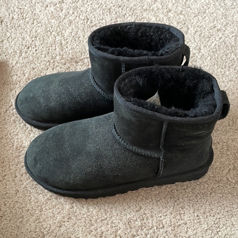 Mini Uggs - image 5